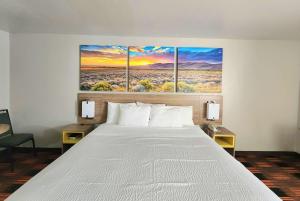 King Room - Non-Smoking room in Days Inn by Wyndham Lumberton