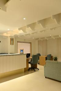 The Deccan Royaale, Shivaji Nagar