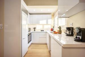 Spacious Rooftop Apt in Central Athens with Sunset Balcony