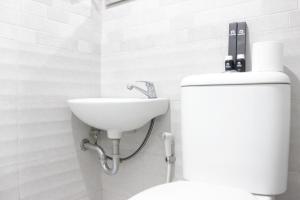 Cozy Studio Apartment at Grand Asia Afrika By Travelio