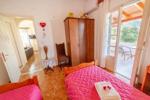 Sea view accommodation close to Halikounas beach