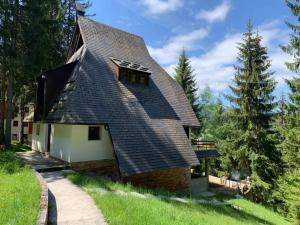 Titova vila - Zlatar