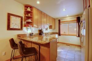 727B Meadow Creek townhouse