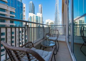 Luxurious one bedroom Apartment with Burj Khalifa View