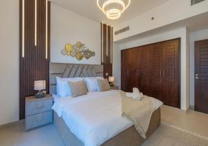 Luxurious one bedroom Apartment with Burj Khalifa View