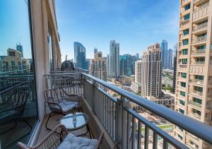 Luxurious one bedroom Apartment with Burj Khalifa View