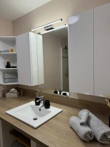 Appartements Appartement cosy et charmant Vert-saint-Denis : photos des chambres