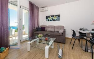 Awesome Apartment In Rogoznica With Sauna 