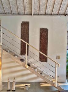 Villa Rocher - Modern 3 BR Villa Batu Belig 3 min beach