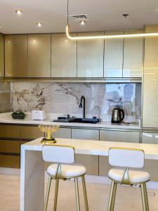 Beachfront Bliss 2BR Apartment in Shams 2