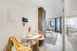 Cozy Studio Apt Near Southern Cross & City Views