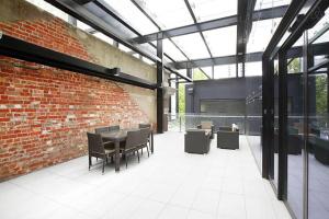 Cozy Studio Apt Near Southern Cross & City Views