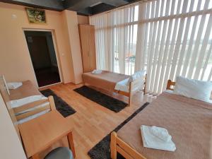 Two-Bedroom Apartment room in Hotel Talija