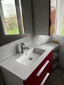 Maisons de vacances GITE AU CHAMP DU MOUTHIER : photos des chambres