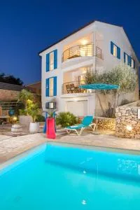 Apartments Villa Padrone with pool - perfect for families! - Garica