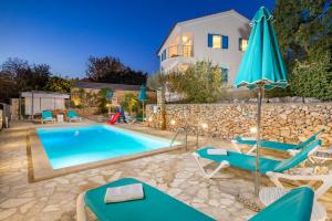 Apartments Villa Padrone with pool - perfect for families! 