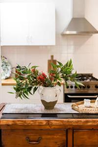 Tranquil Blue Cottage Close to Eco Point