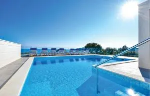 Amazing Apartment In Rogoznica - Zečevo