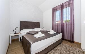 Nice Apartment In Rogoznica With Sauna 