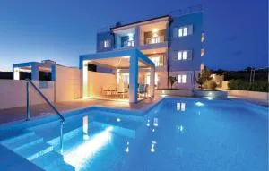 Nice Apartment In Rogoznica With Sauna - Zečevo