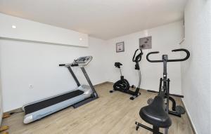 Nice Apartment In Rogoznica With Sauna