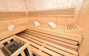 Nice Apartment In Rogoznica With Sauna