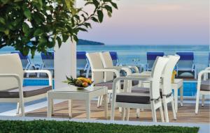 Nice Apartment In Rogoznica With Sauna