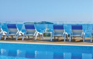 Nice Apartment In Rogoznica With Sauna