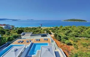 Nice Apartment In Rogoznica With Sauna - Zečevo