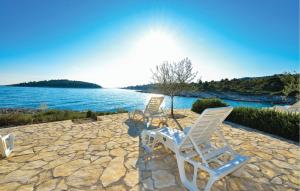 Gorgeous Apartment In Rogoznica