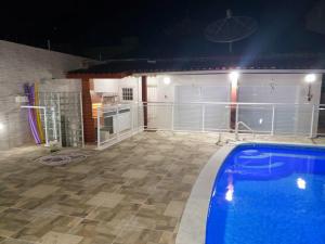 Casa com Piscina Ubatuba 120ms da praia do Sapê