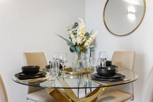 2 Bedroom Apartment Short Term Rental & Flexible Renting Canary Wharf With Free parking and Free WiFi