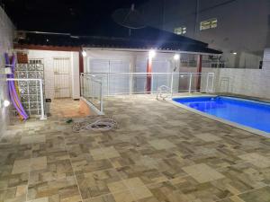 Casa com Piscina Ubatuba 120ms da praia do Sapê