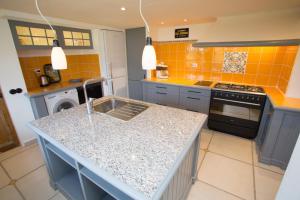 Awesome Home In Vessigebro With 2 Bedrooms And Wifi