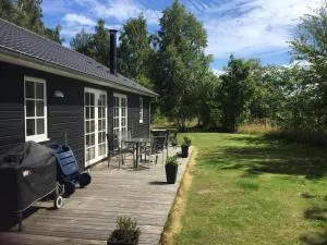 Only 400 Meters From The Water Is This Lovely And Cozy Holiday Home In A Lovely Area, - Hundested
