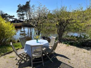 Awesome Home In Fårevejle W