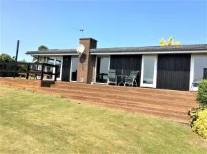 Awesome Home In Rønde With 3 Bedrooms - Følle