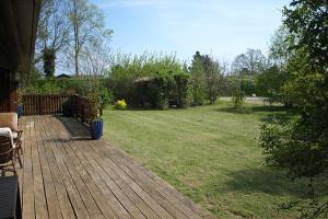 Cozy Holiday Home Only About 200 Metres From The Water