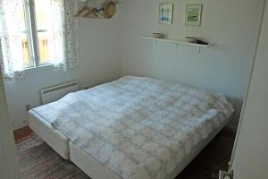 Cozy Holiday Home Only About 200 Metres From The Water