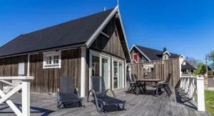 Awesome Home In Drottningsskär With 2 Bedrooms - Bredavik