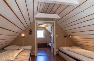 Awesome Home In Drottningsskär With 2 Bedrooms