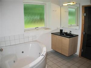 Nice Home In Hadsund W