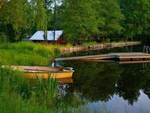 Nice Home In Alingsås With 3 Bedrooms, Wifi And Sauna