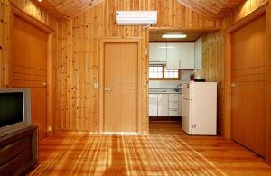 Anmyeondo Lake Park Pension