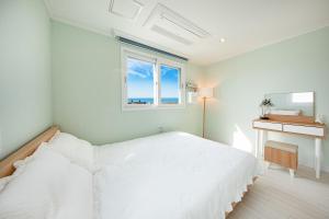 Donghae Goldenview Pension