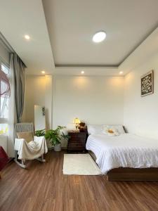 Phòng Có Giường Cỡ King Với Ban Công (King Room with Balcony)