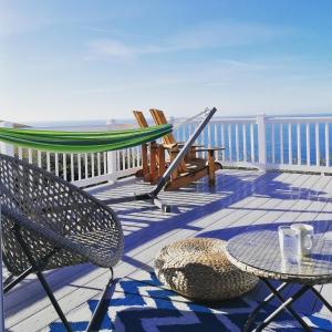 SeaView Sleeps 4to6 Pet friendly Parking