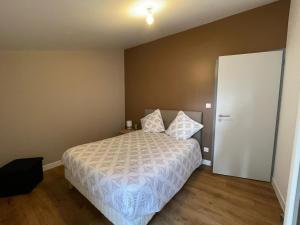 Maisons de vacances Gite de 2 chambres - Ancenis A11 - Logis du Chateau Rouge : photos des chambres