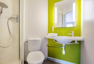 Hotels B&B HOTEL Brignoles : photos des chambres
