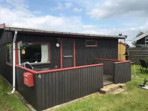 Cozy Summer House, Only 150 Meters From The Water, - Egeskov